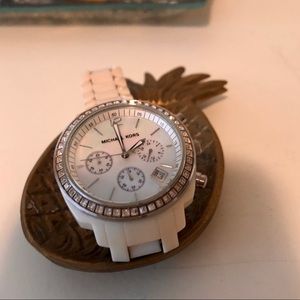 MICHAEL KORS watch w pearl face